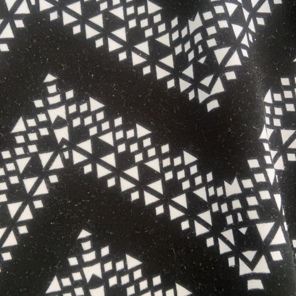 Charlotte Russe skater skirt in size L - Picture 2 of 4